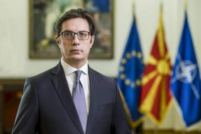 Президент Северной Македонии назвал «позором» массовую вакцинацию...