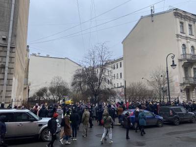 Депутаты Заксобрания отказались защищать от застройки сквер в Кузнечном переулке
