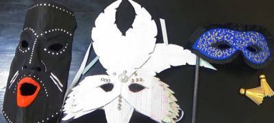 Заключенные в Карелии изготовили к Дню театра маски из картона