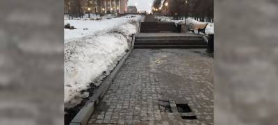 Мэрия заявила, что подрядчик за свой счет отремонтирует вновь провалившуюся лестницу в Петрозаводске