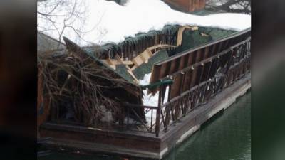 Крыша старейшего ресторана Пензы рухнула под тяжестью снега