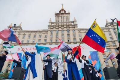 Более 420 иностранным студентам ЮУрГУ разрешили приехать в Россию