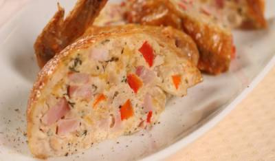 Курица фаршированная ветчиной и сыром: домашний рецепт - 24tv.ua
