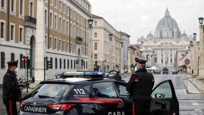 Италия высылает двух сотрудников посольства РФ, подозреваемых в шпионаже