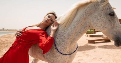 Леся Никитюк призналась, что боится лошадей и вспомнила несколько неприятных инцидентов
