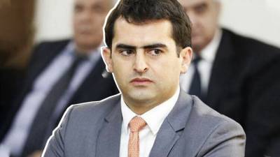 Напавший на журналиста армянский министр Аршакян подал в отставку