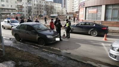 В Екатеринбурге автомобиль насмерть сбил пожилую женщину