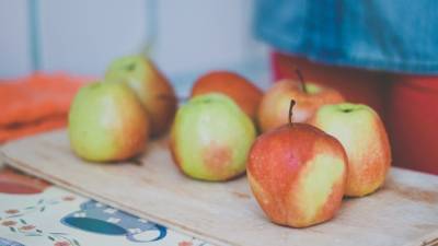 Российские исследователи "научили" нейросеть прогнозировать срок хранения яблок