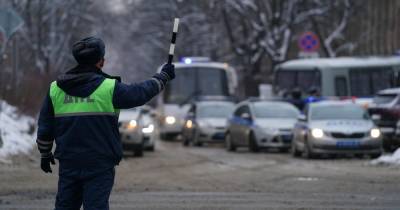 В Москве сотрудника ДПС уволили за покупку машины и коттеджа