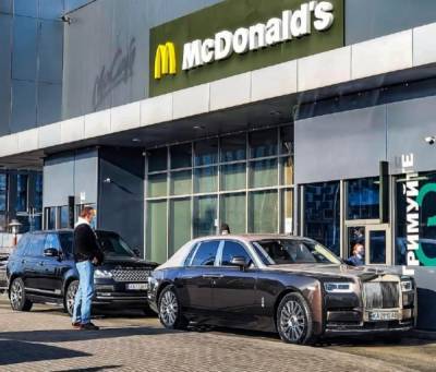 В Украине заметили редкий Rolls-Royce за 18 миллионов