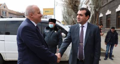 Посол России обсудил сотрудничество с губернатором Ширакской области