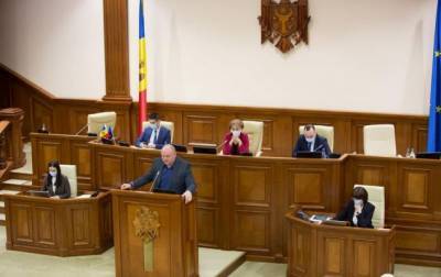 Парламент Молдавии нехотя признал: в стране — чрезвычайное положение
