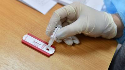 Около тысячи вакцинированных москвичей заболели коронавирусом