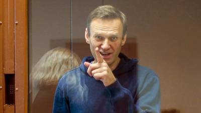 Навальный объявил голодовку с требованием допустить к нему врача