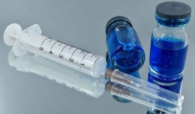 В России произвели вакцину от коронавируса для животных
