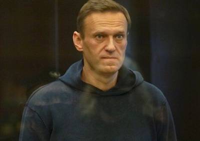 Навальный объявил голодовку, — Reuters