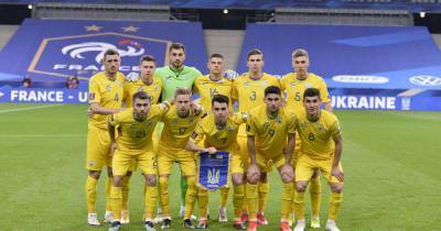 С дебютантом и двумя форвардами: сборная Украины объявила состав на матч отбора ЧМ-2022 с Казахстаном
