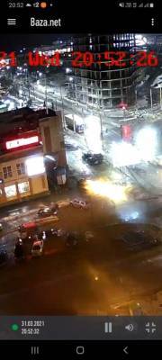 Девять пожарных машин окружили ТЦ "Макси" на ул.Псковской