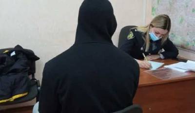 Харьковская полиция нашла подростка, который помочился на рельсы в метро