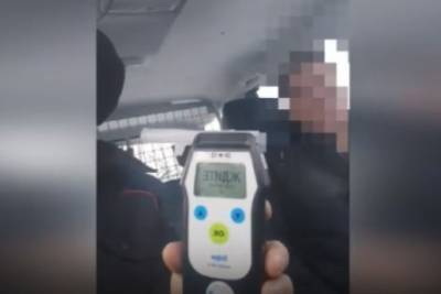 В Богучанах пьяный водитель попросил прикурить у сотрудника ДПС и попался