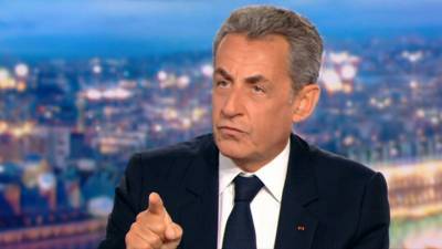 Саркози готов к бою, но пока его ждут лишь арест и электронный браслет