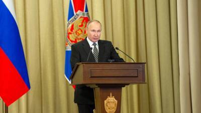 Путин требует пресекать национализм и ксенофобию