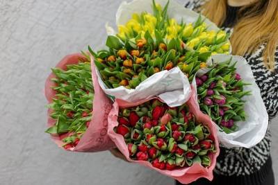 Предзаказы на тюльпаны, розы, хризантемы к 8 Марта оформит салон цветов Greenline