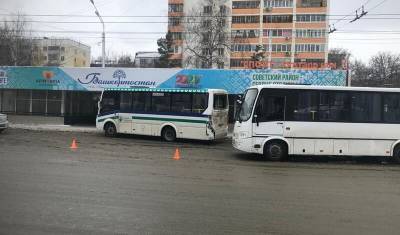 В Уфе при столкновении двух автобусов пострадали четыре человек