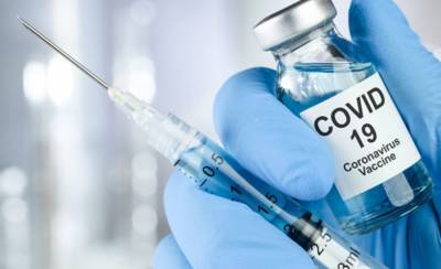 Бесплодие, рассеянный склероз и мутация генов: популярные фейки о вакцинации от COVID-19