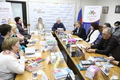 Сергей Морозов поздравил ульяновских писателей с праздником