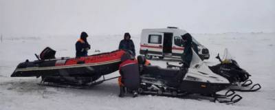 На Сахалине спасли 12 рыбаков, унесенных в море на льдине