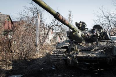 ЛНР обвинила Киев в размещении бронетехники в жилых районах Донбасса