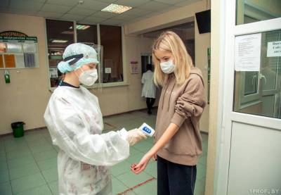 Массовая вакцинация от коронавируса стартует в Беларуси в апреле. Как она будет проходить и на что обращать внимание пациентам перед прививкой?