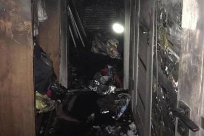 Пожилая женщина и ребенок пострадали при пожаре в Чебоксарах