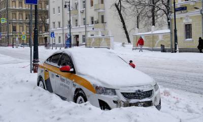 На агрегаторов такси пожаловались в прокуратуру за повышение цен во время снегопада