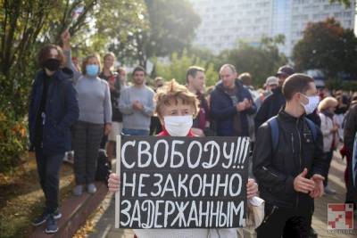 Минского предпринимателя задержали за нарисованный на заборе герб «Погоня»