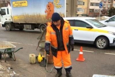 В Серпухове приступили к ямочному ремонту дорог