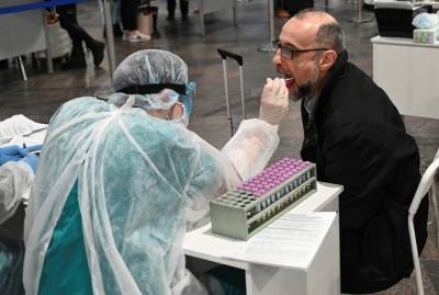 Медикам, задействованным в вакцинации людей от коронавируса, доплатят