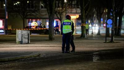 В Швеции мужчина ранил ножом 8 человек: полиция допускает теракт - sharij.net - Швеция