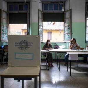 Местные выборы в Италии перенесут из-за пандемии