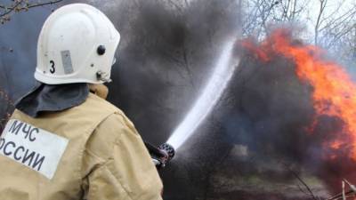Спасатели потушили крупный пожар на рынке в Сочи