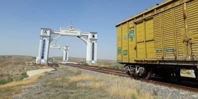 Иран сообщил о возросшем экспорте цемента, стали и яблок в Туркменистан