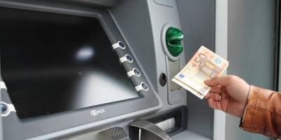 Подозрение: охранник в банке в Ашдоде воровал деньги у пожилых людей