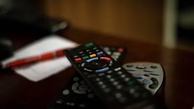 Бренд Redmi анонсировал выпуск телевизора с большой диагональю