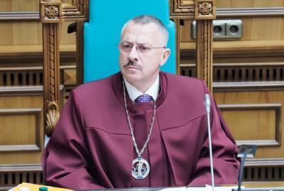 Головатый занял место Тупицкого: судьи на заседании повздорили из-за кресла главы Конституционного суда