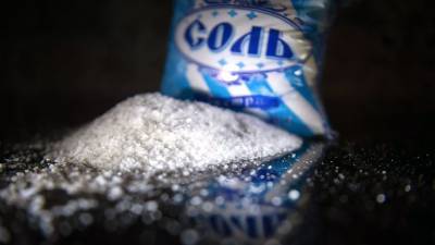 Диетолог предостерёг россиян от избыточного потребления соли
