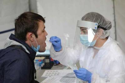 Ректальные мазки на коронавирус стали обязательными для въезда в Китай