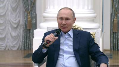 Путин: пандемия снижается, но остается много опасностей
