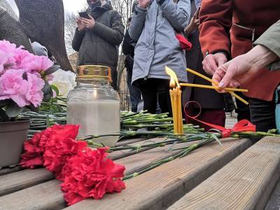 Власти Петербурга хотят учредить День памяти медиков, погибших от ковида
