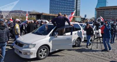 "Свободу Мелия!" – грузинская оппозиция устроила протестное автошествие
